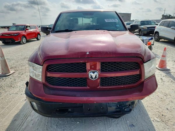 2015 RAM 1500 SLT