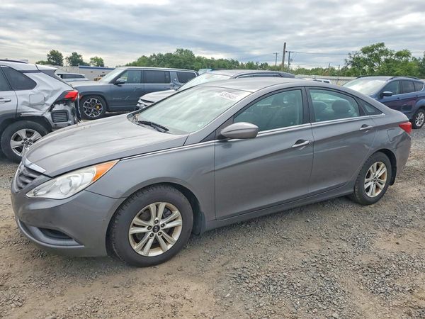 2012 HYUNDAI SONATA Middle-low level — Front 3/4