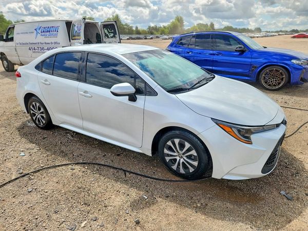 2022 TOYOTA COROLLA LE — Passenger 3/4