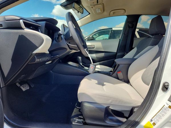 2022 TOYOTA COROLLA LE — DENT