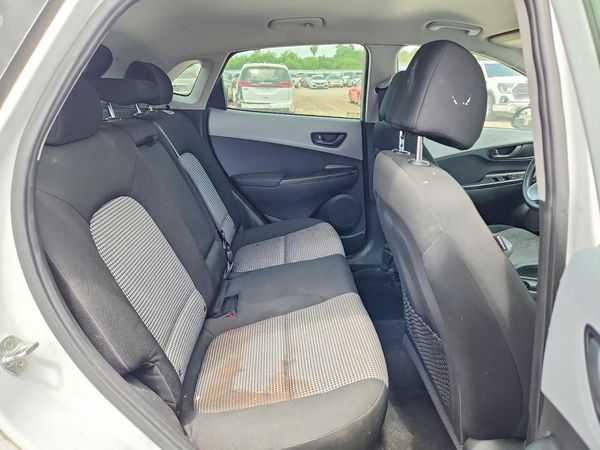 2021 HYUNDAI KONA SE