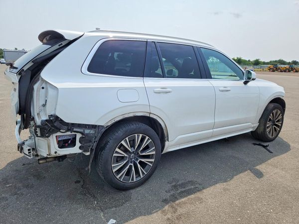 2021 VOLVO XC90