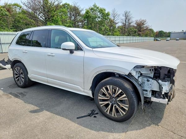 2021 VOLVO XC90