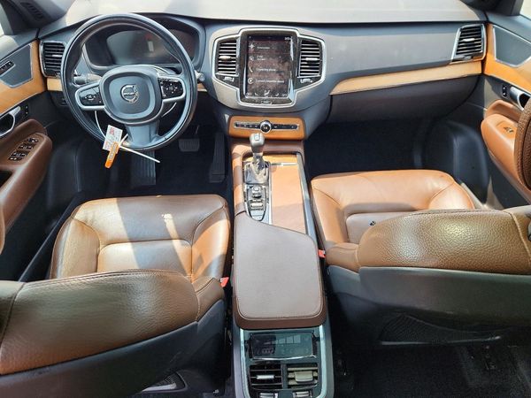 2021 VOLVO XC90