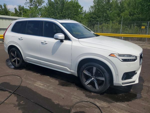 2016 VOLVO XC90 SVR5 R-Design — Passenger 3/4