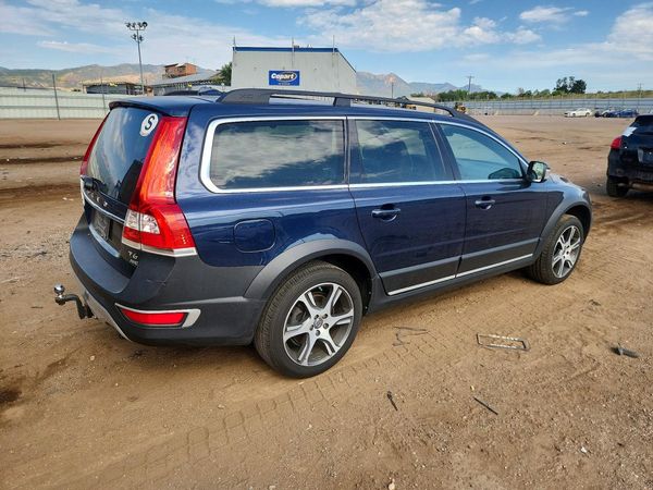2014 VOLVO XC70