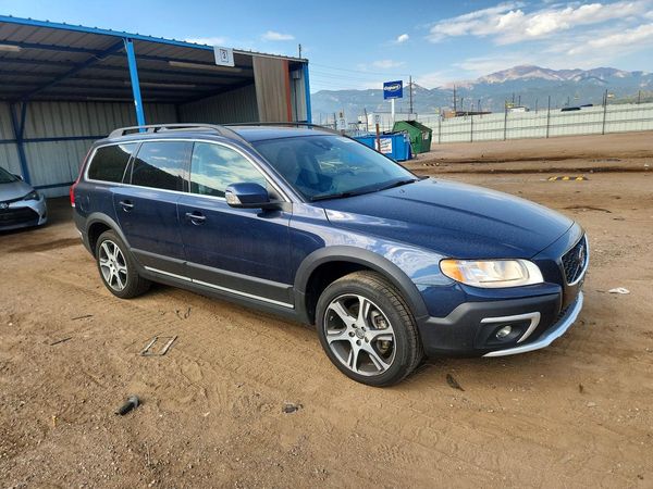 2014 VOLVO XC70