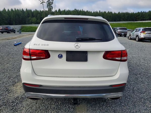 2016 MERCEDES-BENZ GLC