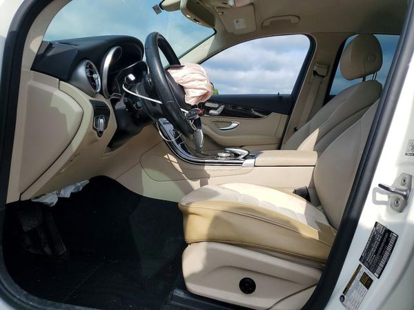 2016 MERCEDES-BENZ GLC