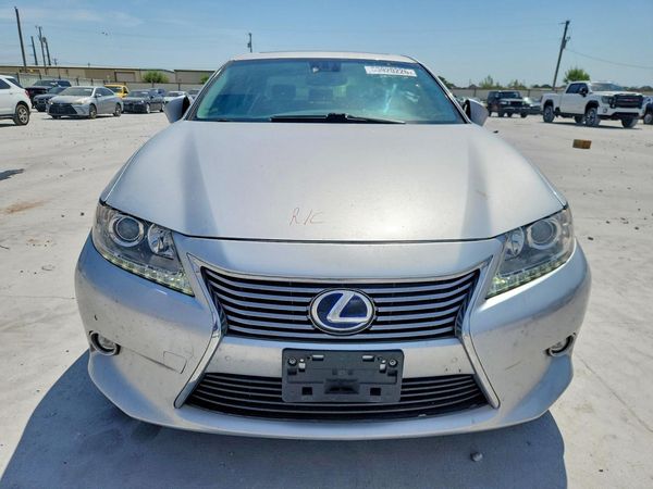 2014 LEXUS ES 300h