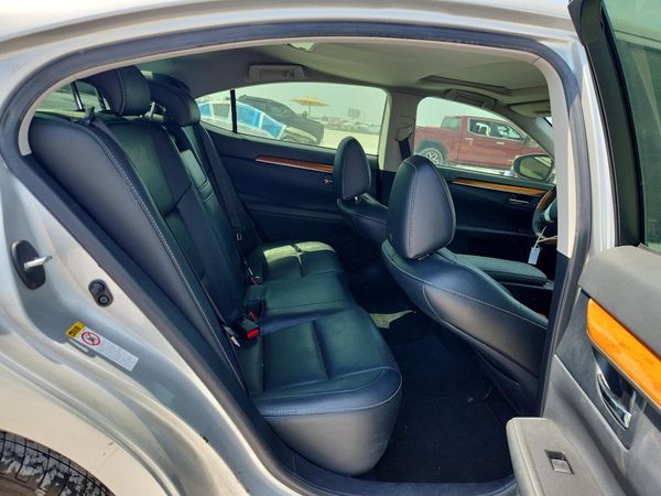 2014 LEXUS ES 300h