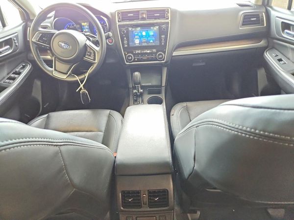 2018 SUBARU OUTBACK Limited+M/R