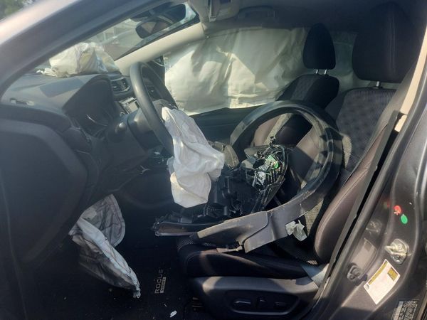2020 NISSAN ROGUE — DENT