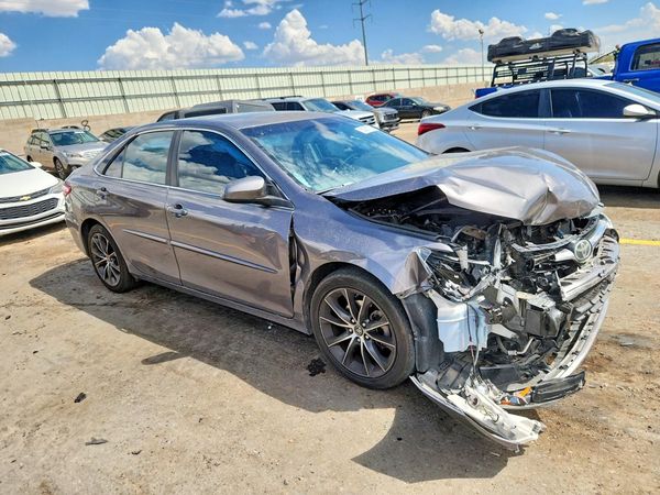 2016 TOYOTA CAMRY — Passenger 3/4