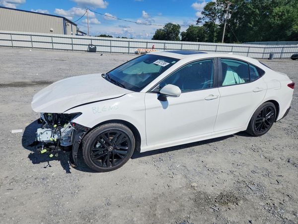 2025 TOYOTA CAMRY