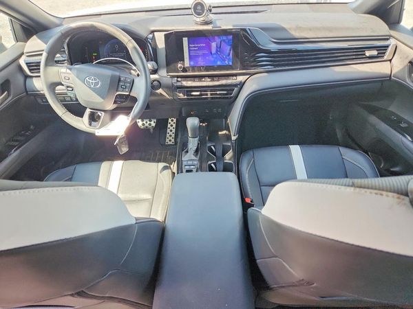 2025 TOYOTA CAMRY