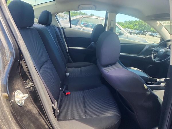2013 MAZDA 3 SV/Base