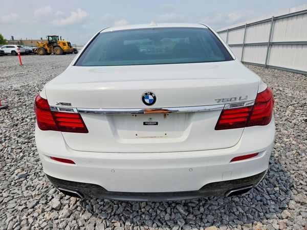 2015 BMW 750