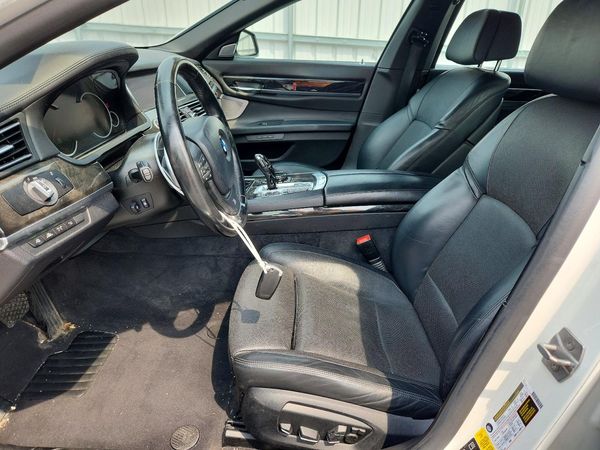 2015 BMW 750