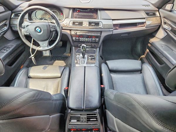 2015 BMW 750