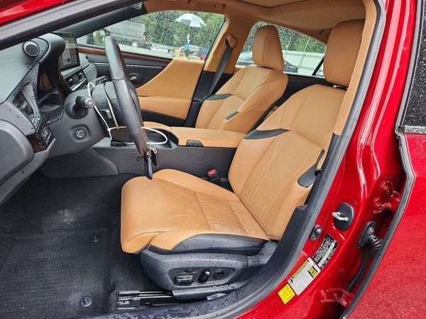 2024 LEXUS ES 300H 300h Luxury