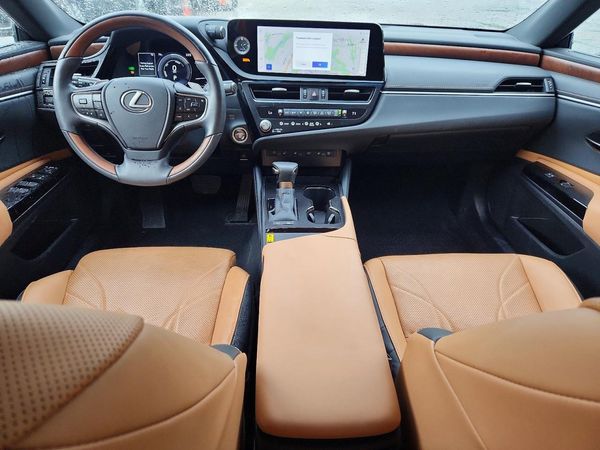 2024 LEXUS ES 300H 300h Luxury