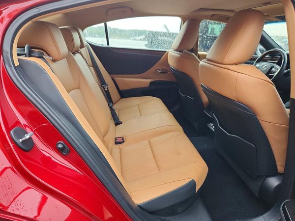 2024 LEXUS ES 300H 300h Luxury
