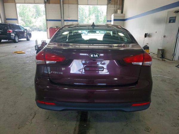 2018 KIA FORTE LX Base