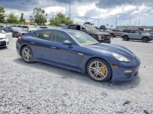 2013 PORSCHE PANAMERA Base (2WD), 4 (4WD)