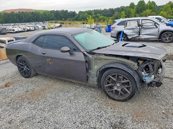 2016 DODGE CHALLENGER SXT Plus