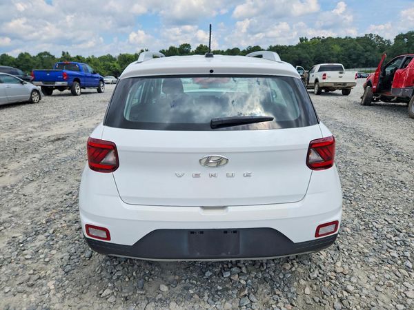 2024 HYUNDAI VENUE