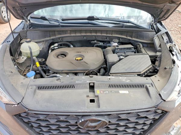 2020 HYUNDAI TUCSON SE