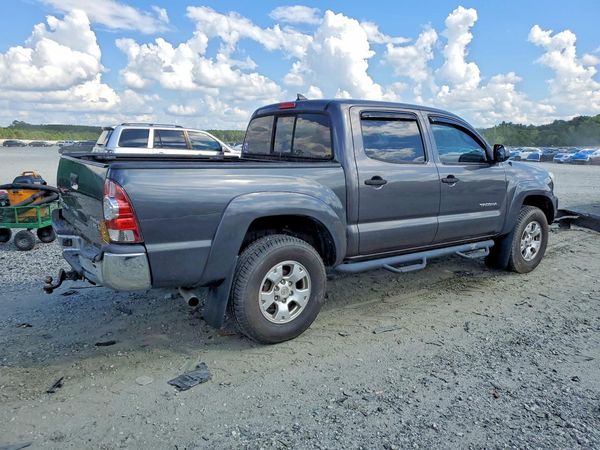 2015 TOYOTA TACOMA Delux Grade