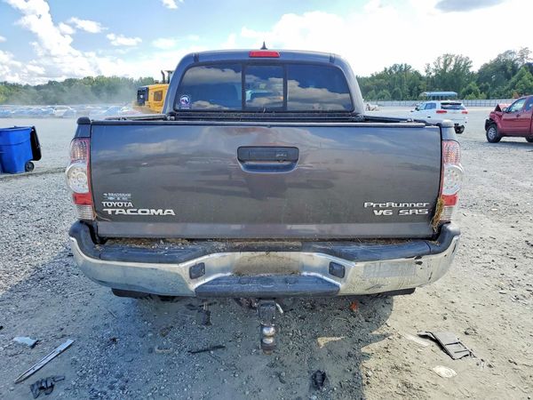 2015 TOYOTA TACOMA Delux Grade
