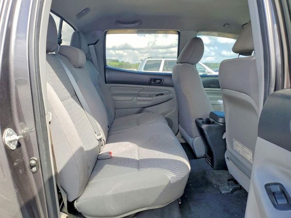 2015 TOYOTA TACOMA Delux Grade