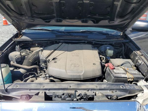 2015 TOYOTA TACOMA Delux Grade