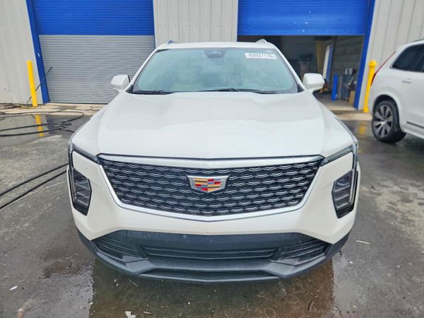 2024 CADILLAC XT4 Luxury