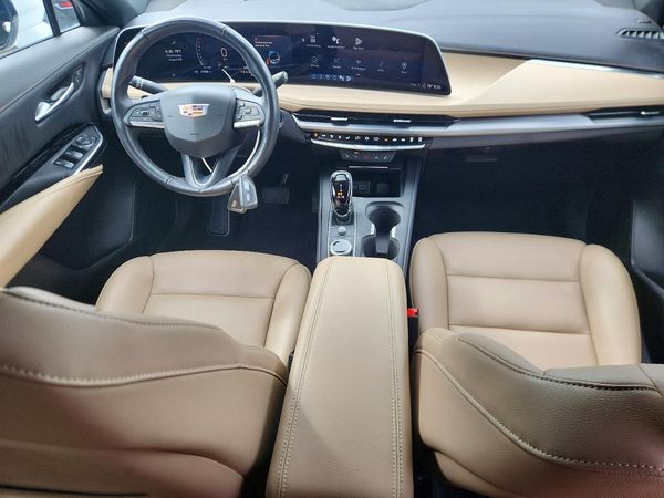 2024 CADILLAC XT4 Luxury