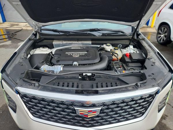 2024 CADILLAC XT4 Luxury
