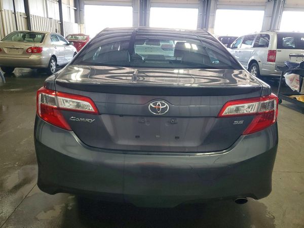2014 TOYOTA CAMRY
