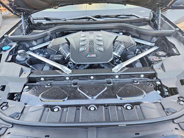 2026 BMW X5 M60i