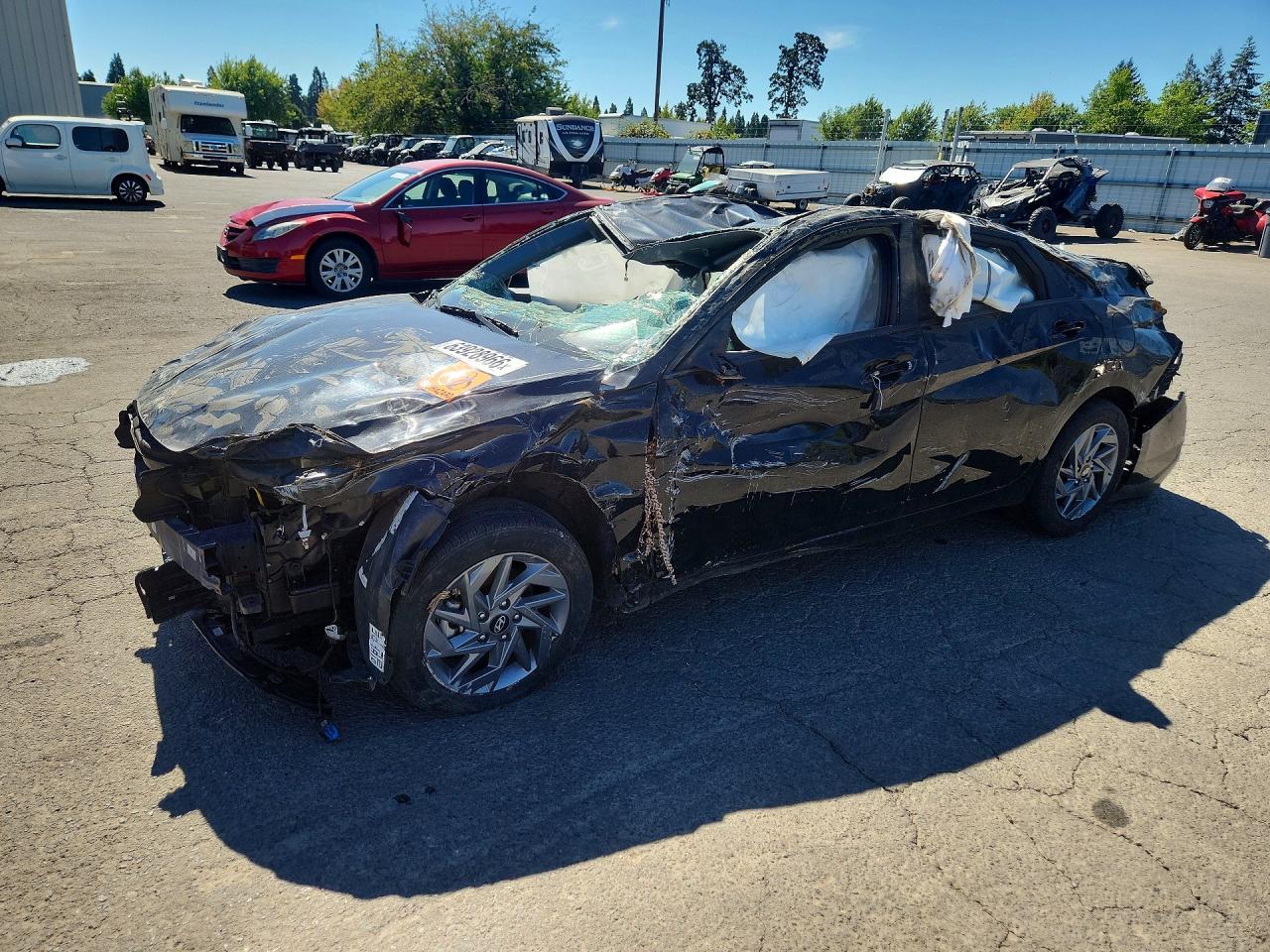 2024 HYUNDAI ELANTRA SEL — Front 3/4