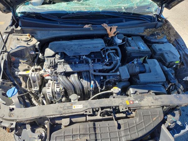 2024 HYUNDAI ELANTRA SEL — Engine bay