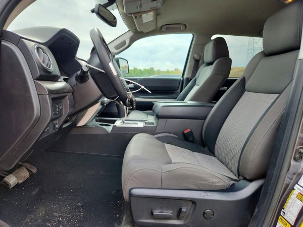 2015 TOYOTA TUNDRA SR5 Grade