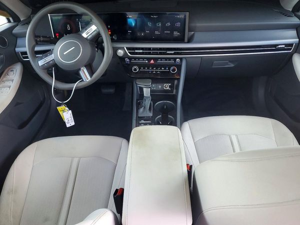 2025 HYUNDAI SONATA SE
