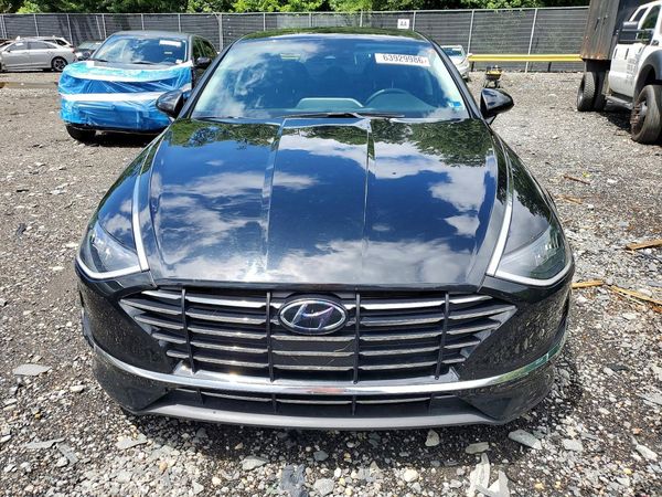 2022 HYUNDAI SONATA SE