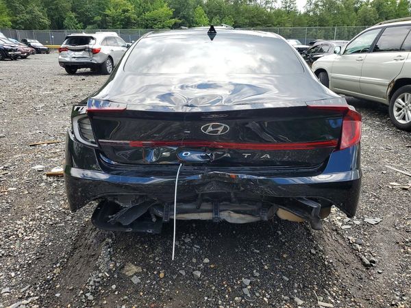 2022 HYUNDAI SONATA SE