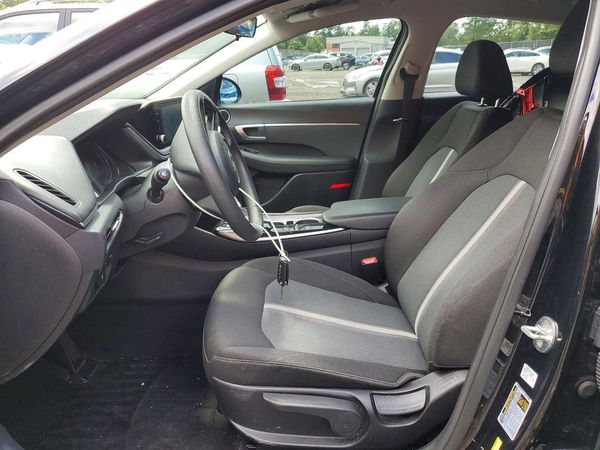 2022 HYUNDAI SONATA SE