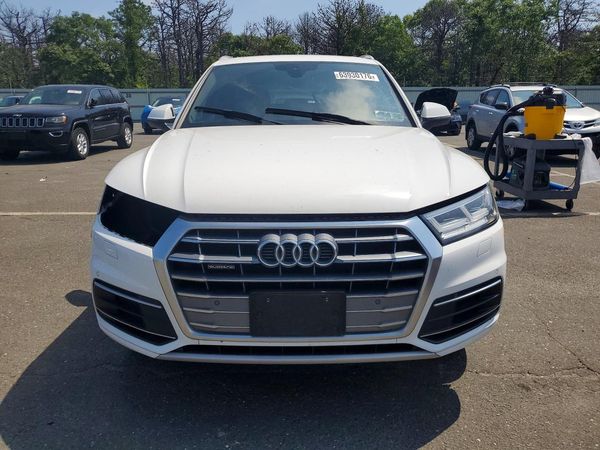 2020 AUDI Q5 quattro Premium Plus