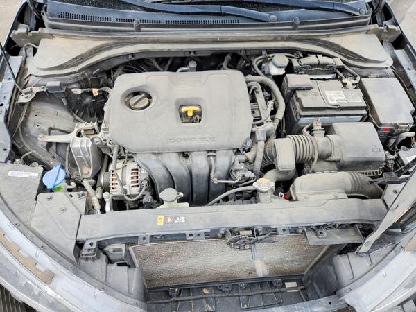 2020 HYUNDAI ELANTRA SE